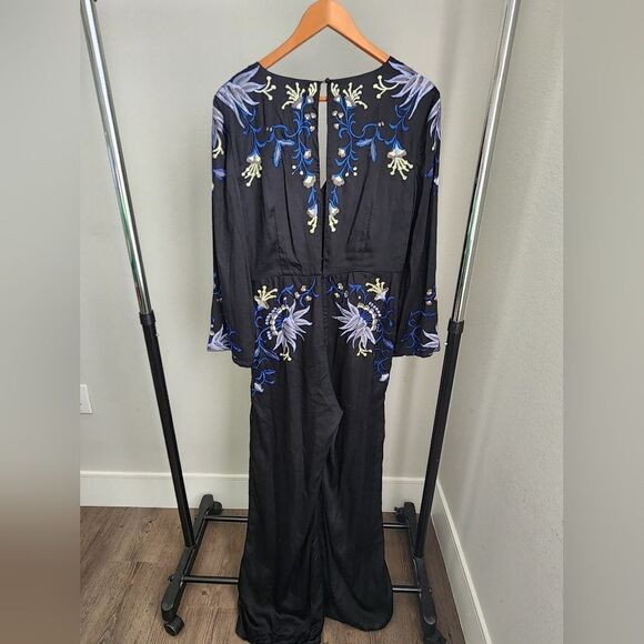 Free People Gypsy Floral Embroidered Jumpsuit size 10 New with Tags - Picture 5 of 7